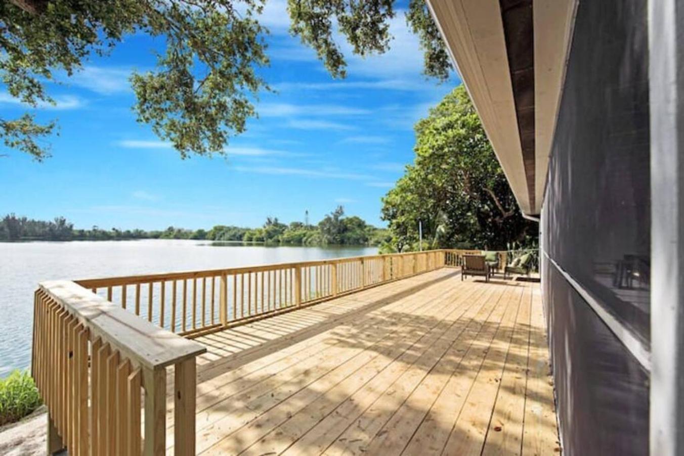 Lake House Unit 1 By Pmi Davie Kültér fotó
