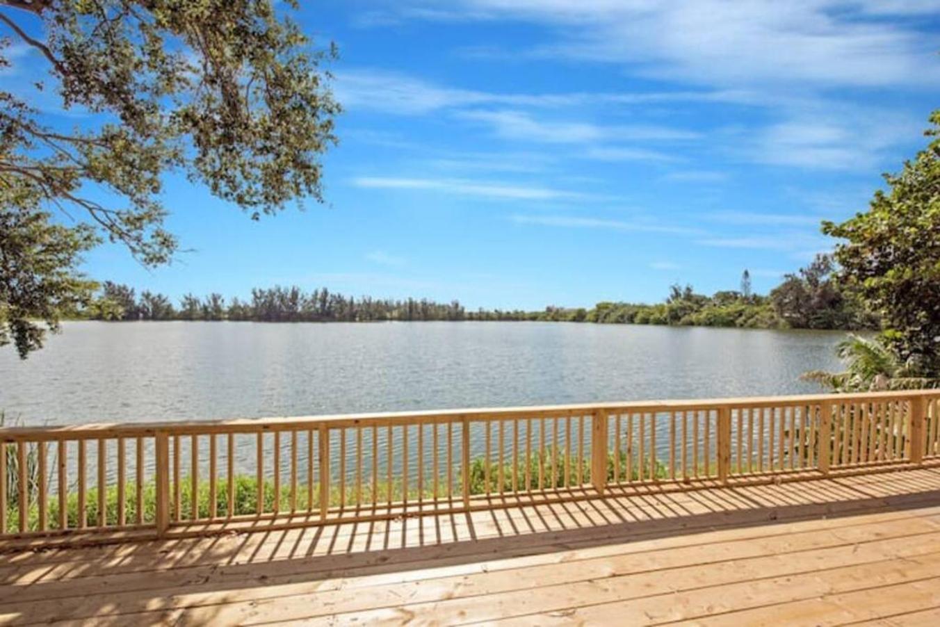 Lake House Unit 1 By Pmi Davie Kültér fotó